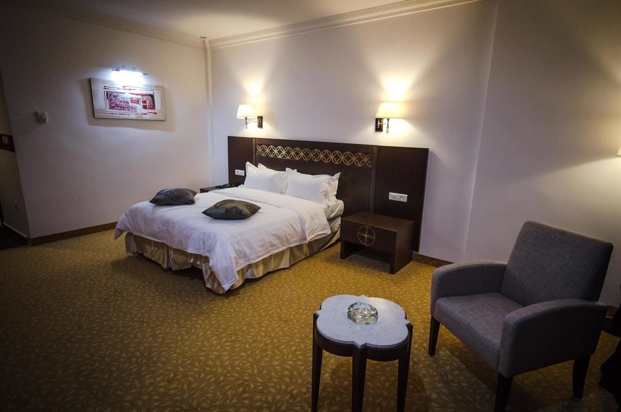 Hotel El Bey Constantine Exterior foto